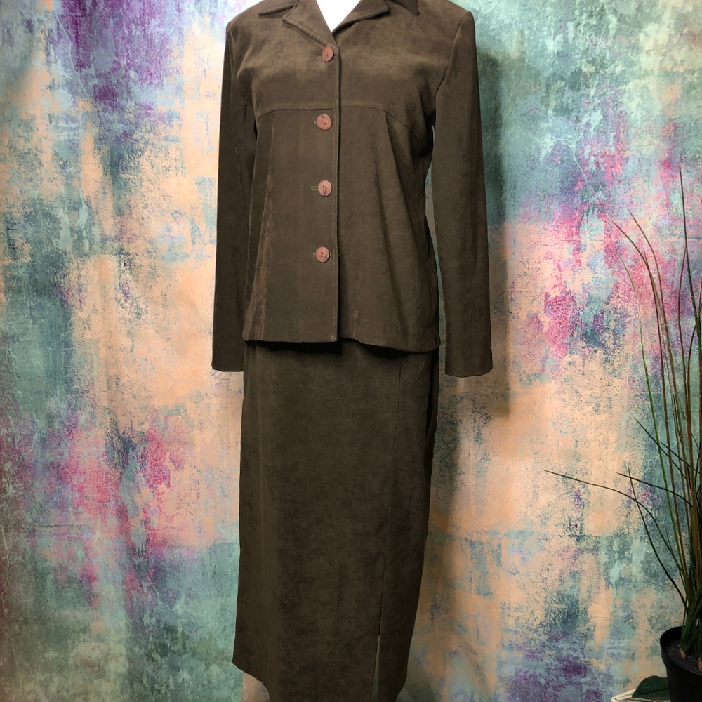 📌Casual Corner Soft Brown Skirt Suit